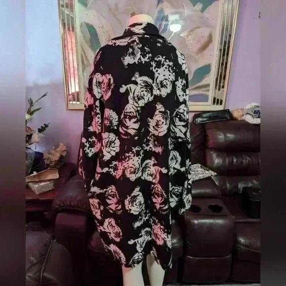 Tahari sweater - Picture 8 of 8